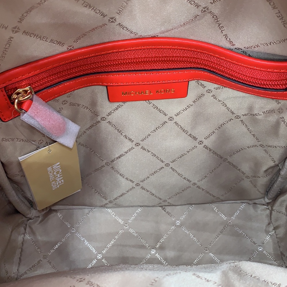 MICHAEL KORS DARK SANGRIA 
Maisie Medium Pebbled Leather 2-in-1 Backpack - Picture 14 of 16